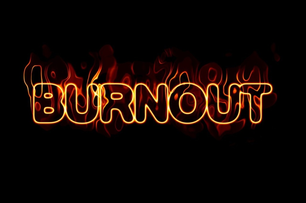 If you’re feeling tired, irritable, or unmotivated — you’re not alone. Mid-year burnout is real. The good news? There’s still time to reset. Here’s how to pause, protect your peace, and power into July with a clear, rested mind.